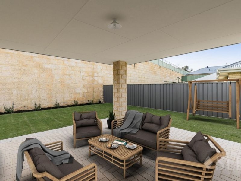 13 Campden Loop, Parmelia WA 6167