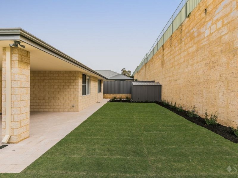 13 Campden Loop, Parmelia WA 6167