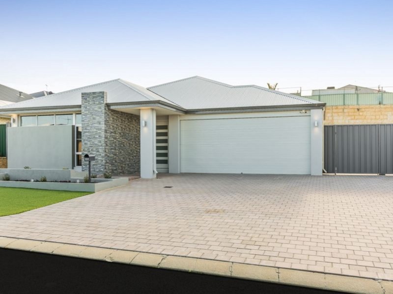 13 Campden Loop, Parmelia WA 6167