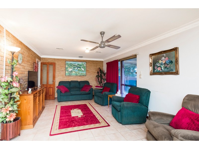 64 Kelvin Road, Wattle Grove WA 6107