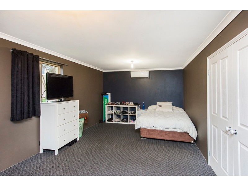 64 Kelvin Road, Wattle Grove WA 6107