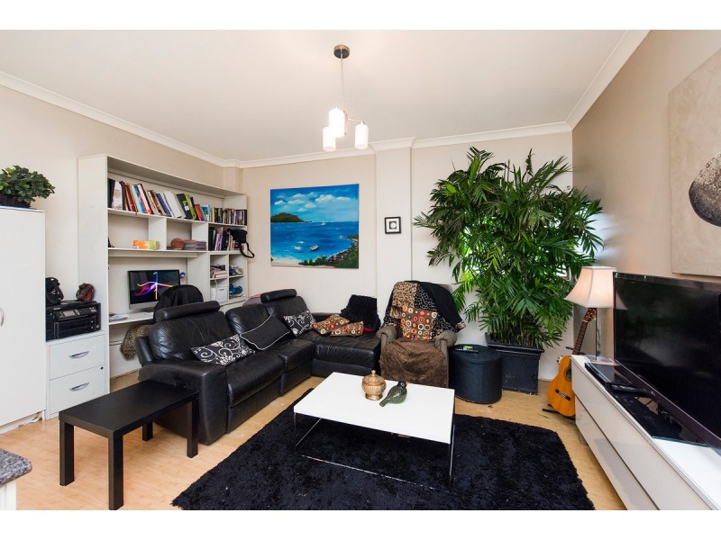 64 Kelvin Road, Wattle Grove WA 6107