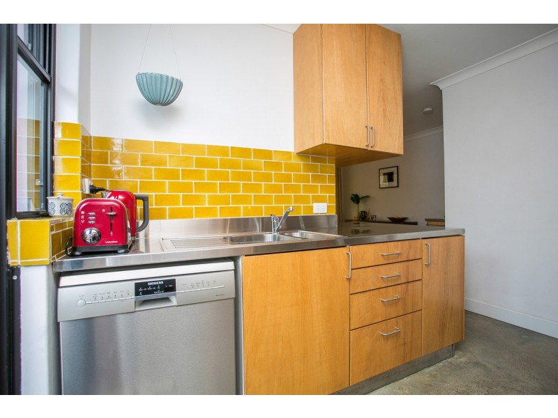 8/18 Minilya Avenue, White Gum Valley WA 6162