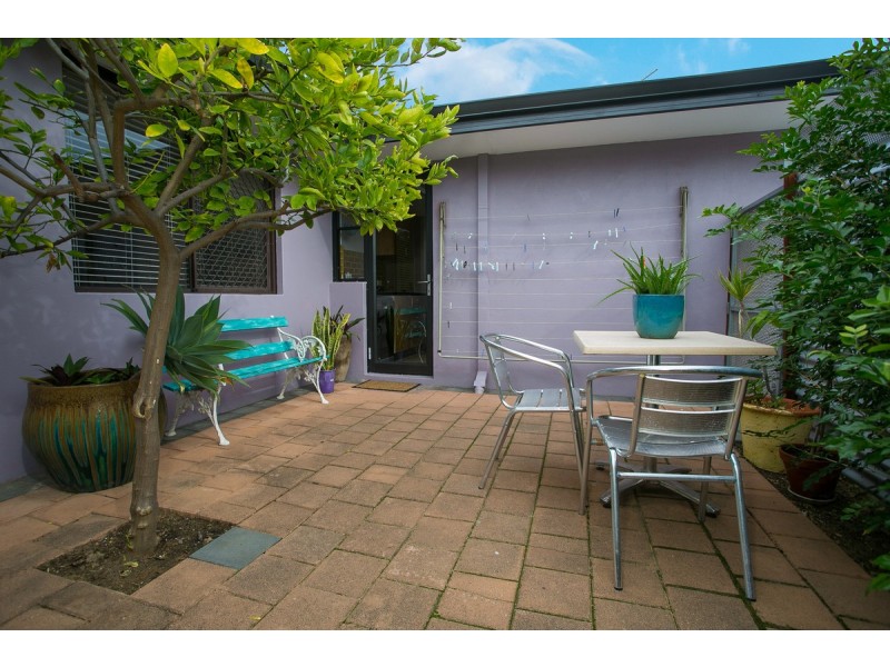 8/18 Minilya Avenue, White Gum Valley WA 6162