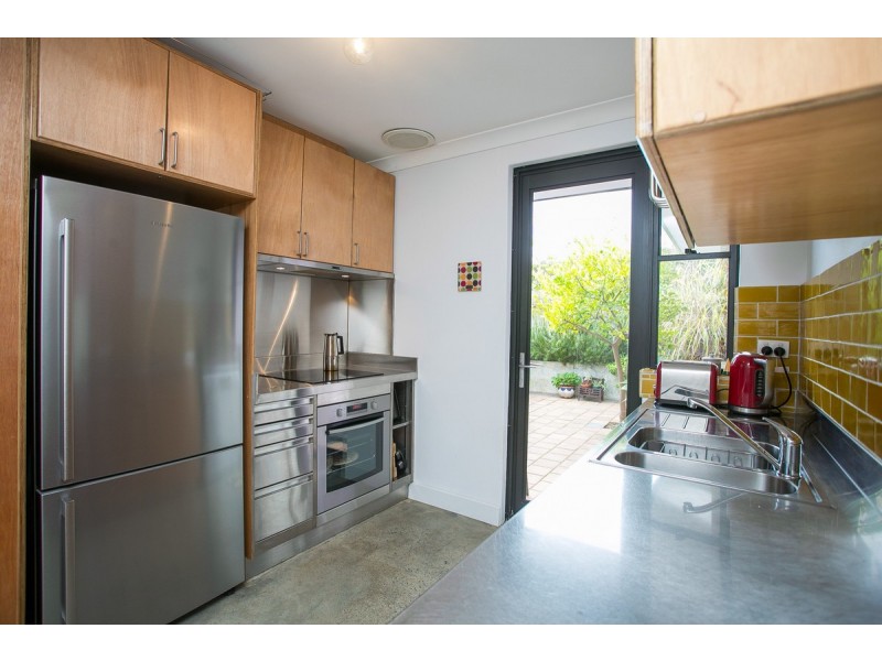 8/18 Minilya Avenue, White Gum Valley WA 6162