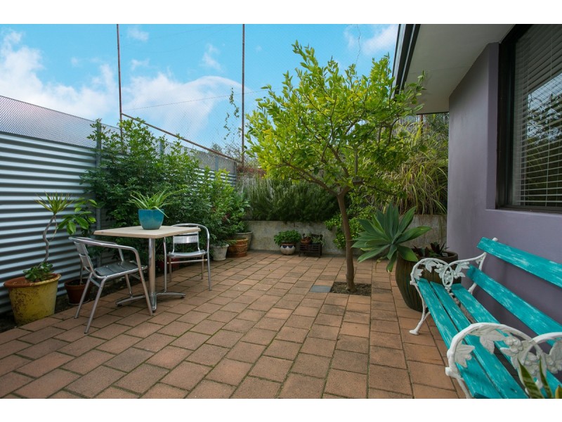 8/18 Minilya Avenue, White Gum Valley WA 6162