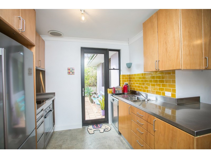 8/18 Minilya Avenue, White Gum Valley WA 6162