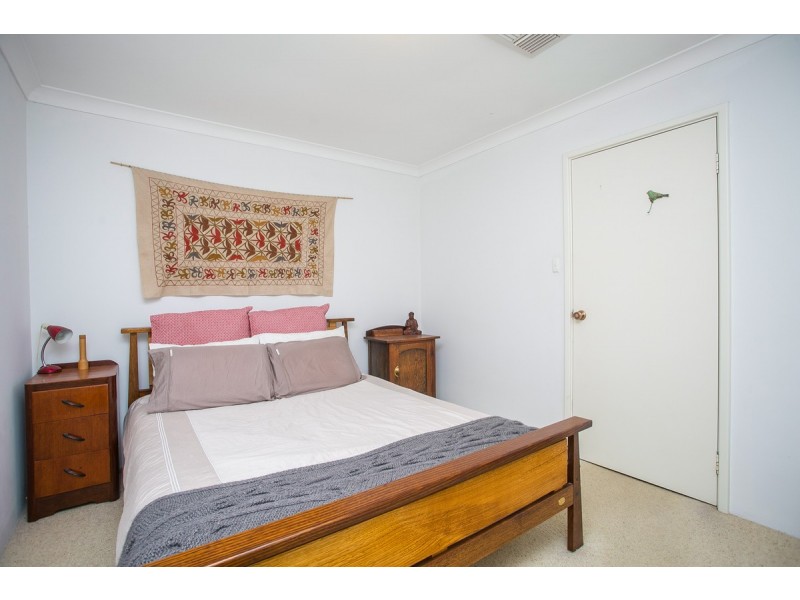 8/18 Minilya Avenue, White Gum Valley WA 6162