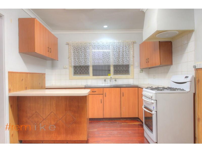 24 Girrawheen Avenue, Girrawheen WA 6064