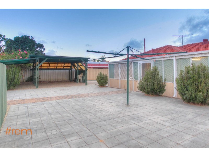 24 Girrawheen Avenue, Girrawheen WA 6064