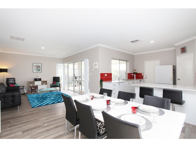 209 Grandis Boulevard, Banksia Grove WA 6031