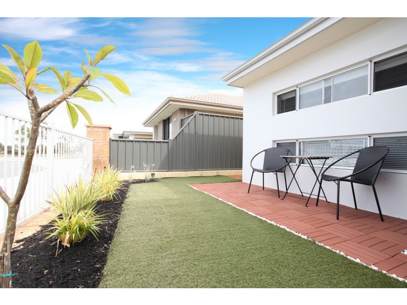 209 Grandis Boulevard, Banksia Grove WA 6031