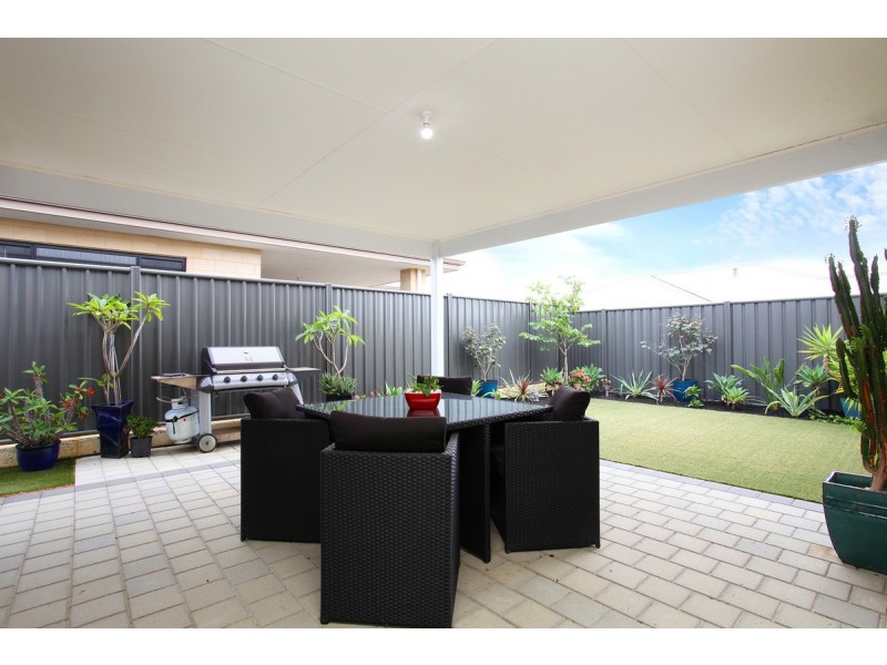 209 Grandis Boulevard, Banksia Grove WA 6031