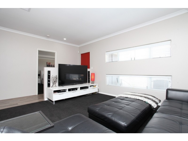 209 Grandis Boulevard, Banksia Grove WA 6031