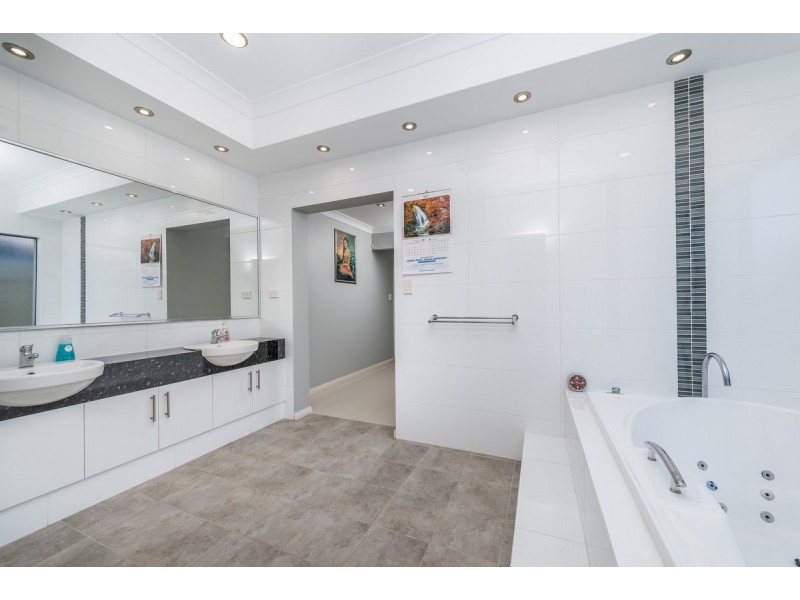 41 Mattingleys Approach, Burns Beach WA 6028