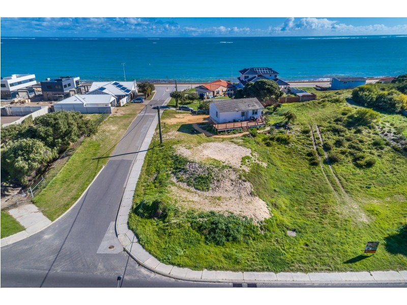 21 Hazel Avenue, Quinns Rocks WA 6030
