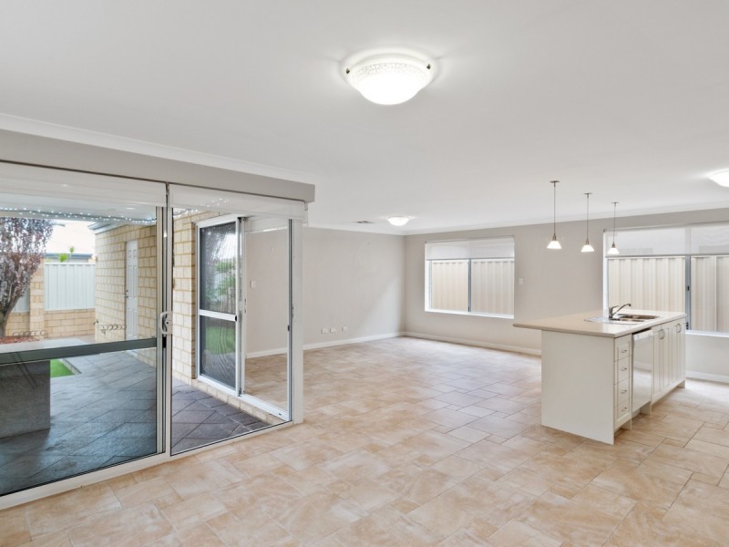 32 Admiralty Road, Canning Vale WA 6155