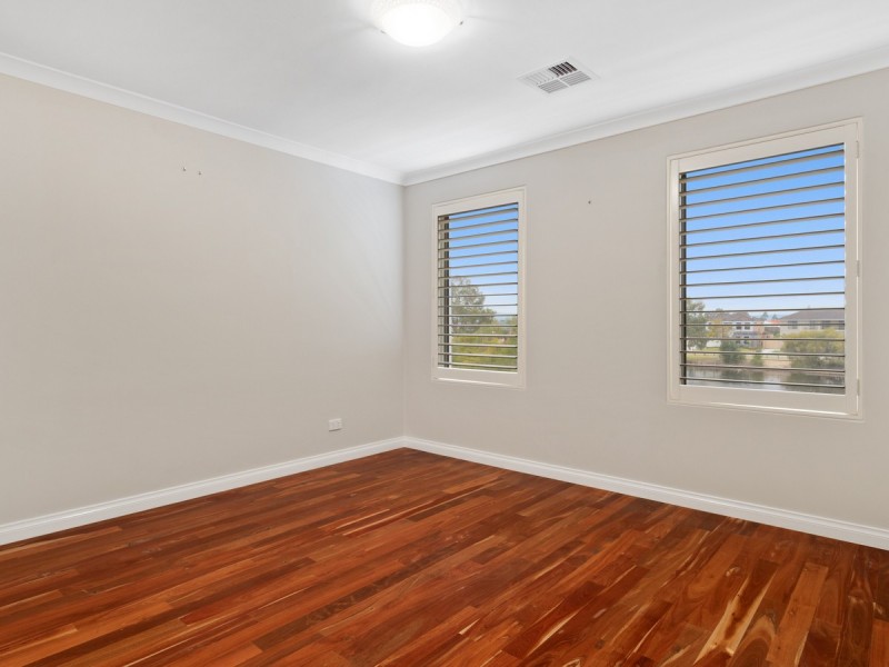 32 Admiralty Road, Canning Vale WA 6155
