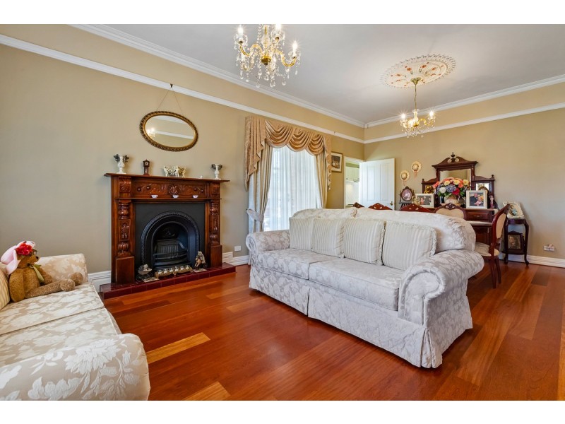 83 Welbeck Road, Canning Vale WA 6155