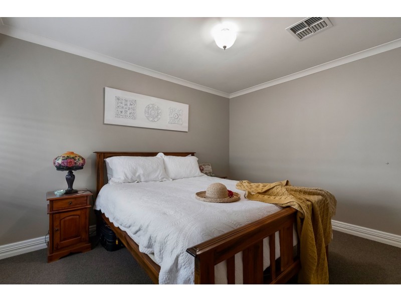 83 Welbeck Road, Canning Vale WA 6155