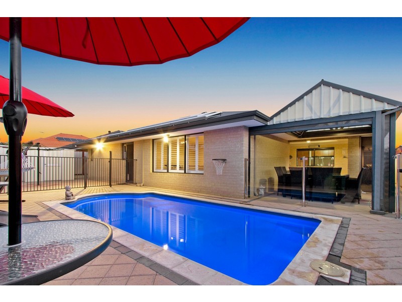 18 Cesare Circle, Madeley WA 6065