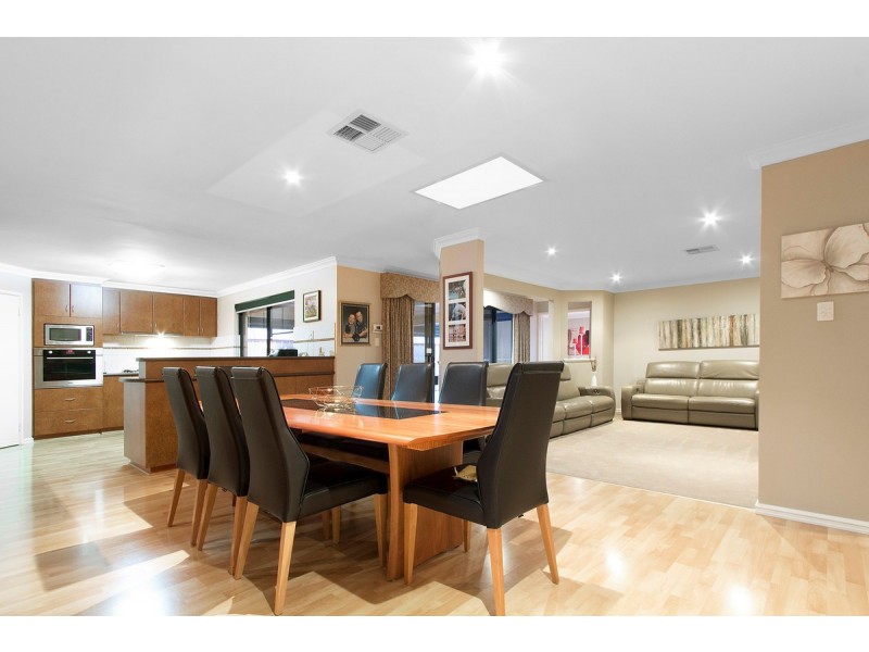 18 Cesare Circle, Madeley WA 6065