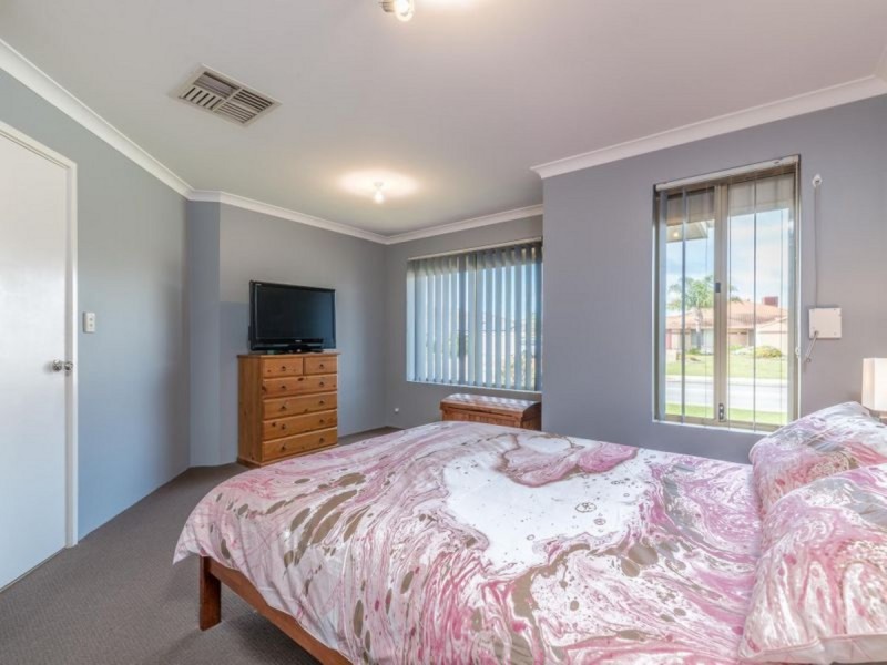 51 Sugarwood Drive, Thornlie WA 6108
