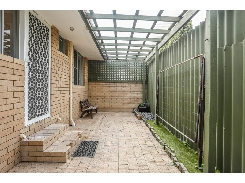 8/201 Royal Street, Yokine WA 6060