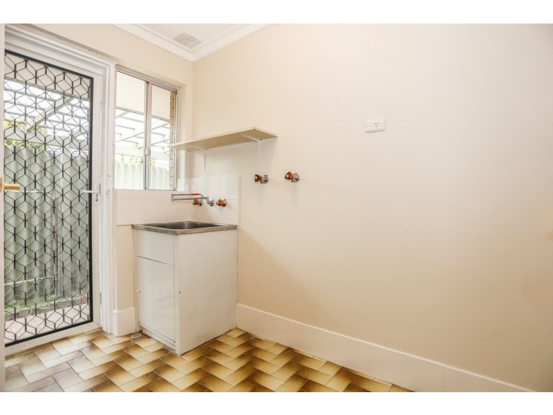 8/201 Royal Street, Yokine WA 6060