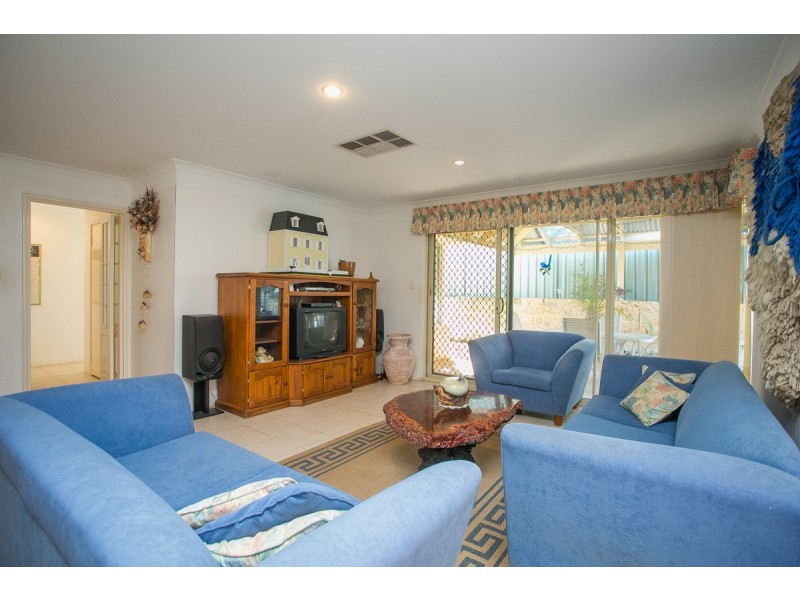 21 Saint Helens Grove, Landsdale WA 6065