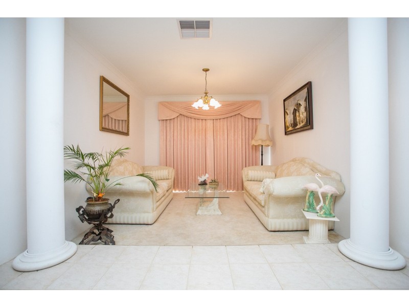 21 Saint Helens Grove, Landsdale WA 6065