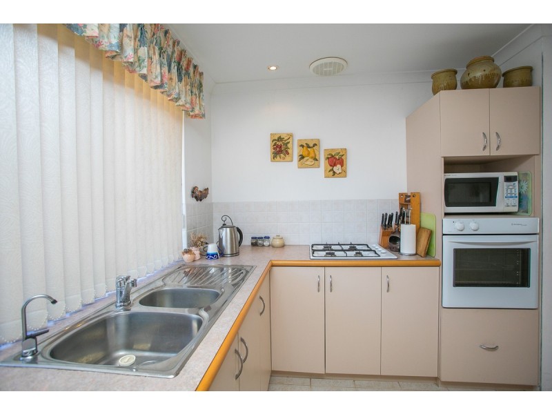 21 Saint Helens Grove, Landsdale WA 6065