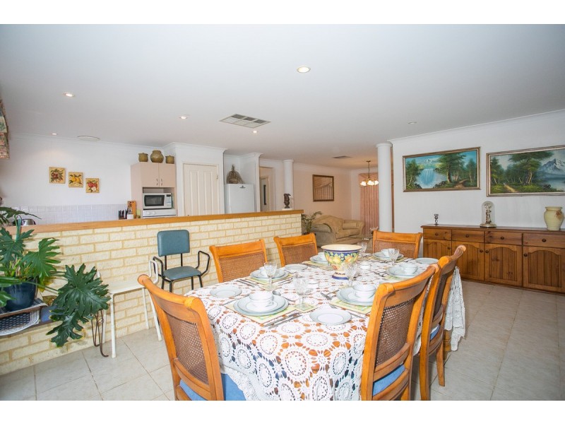 21 Saint Helens Grove, Landsdale WA 6065