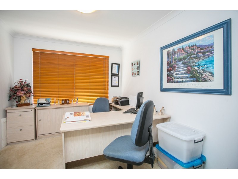 21 Saint Helens Grove, Landsdale WA 6065