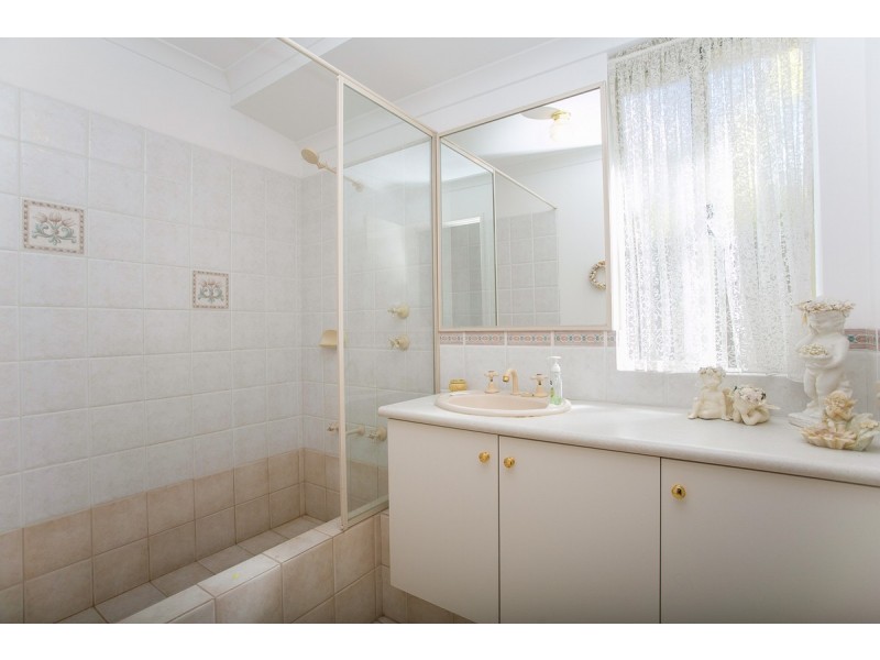 21 Saint Helens Grove, Landsdale WA 6065