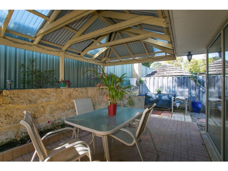 21 Saint Helens Grove, Landsdale WA 6065