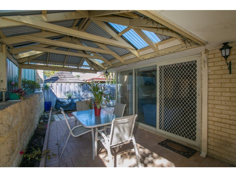 21 Saint Helens Grove, Landsdale WA 6065