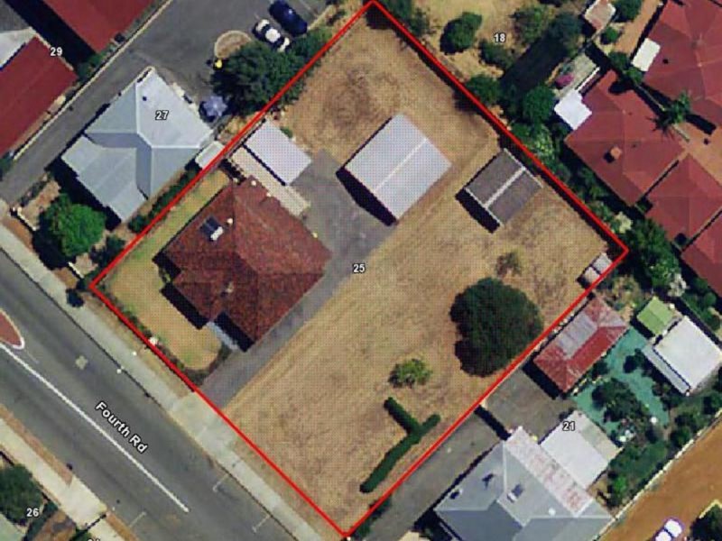 25 Fourth Road, Armadale WA 6112