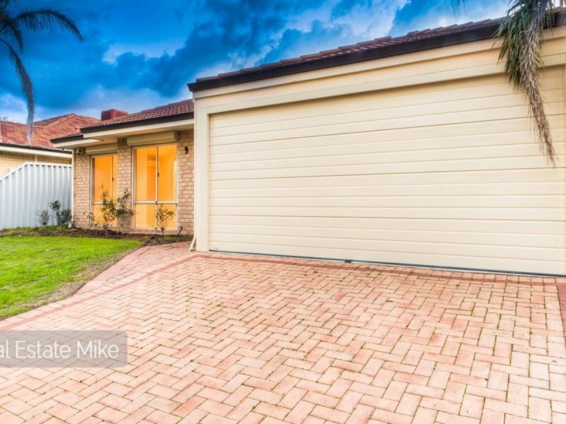 9 Monash Circle, Marangaroo WA 6064
