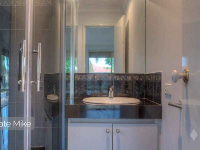 9 Monash Circle, Marangaroo WA 6064