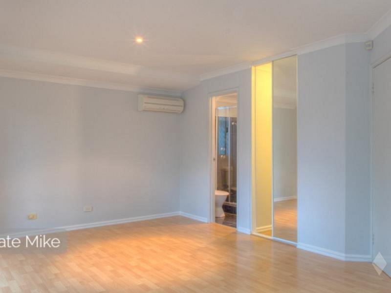 9 Monash Circle, Marangaroo WA 6064