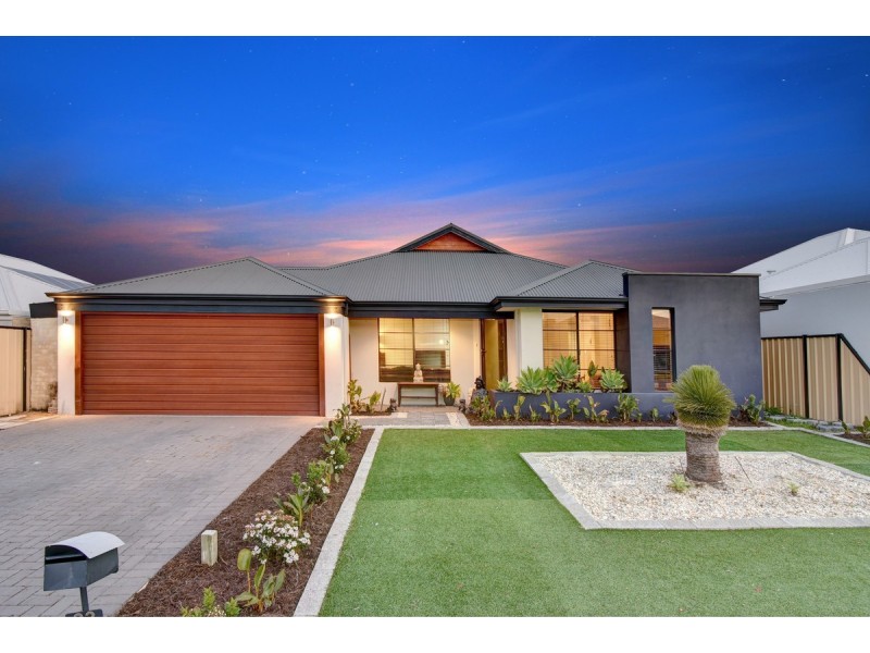 33 Rocklands Loop, Carramar WA 6031