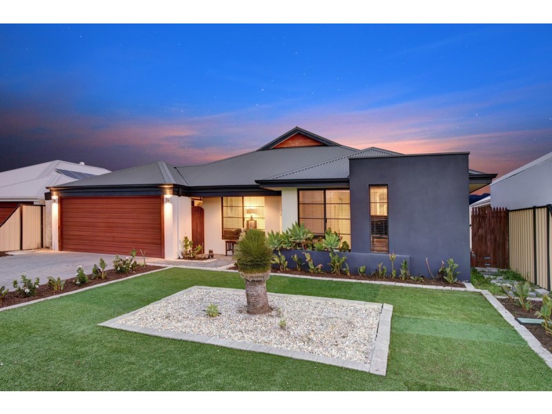 33 Rocklands Loop, Carramar WA 6031