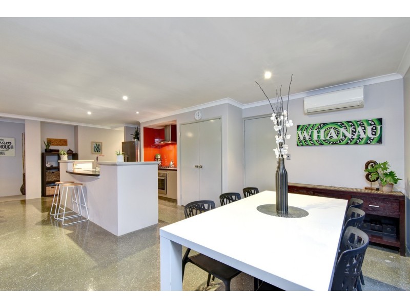 33 Rocklands Loop, Carramar WA 6031