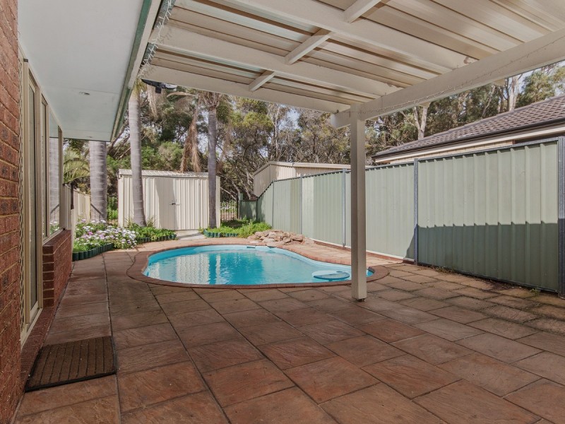 39 Sunningdale Chase, Meadow Springs WA 6210