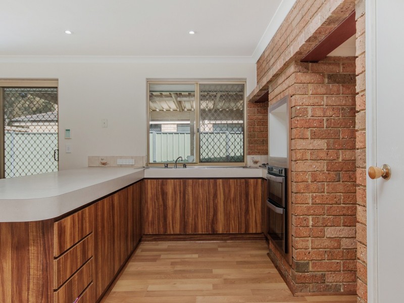 39 Sunningdale Chase, Meadow Springs WA 6210