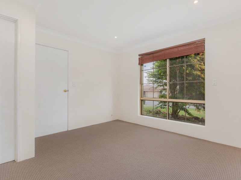 39 Sunningdale Chase, Meadow Springs WA 6210