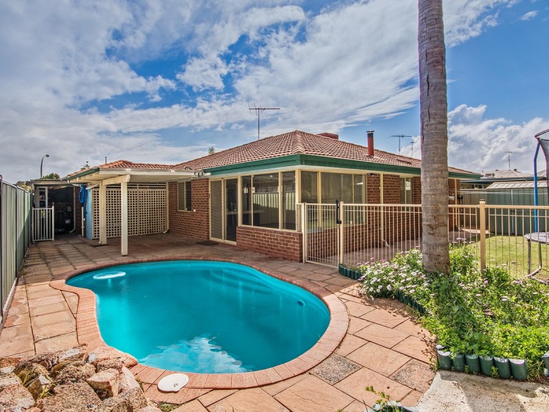 39 Sunningdale Chase, Meadow Springs WA 6210