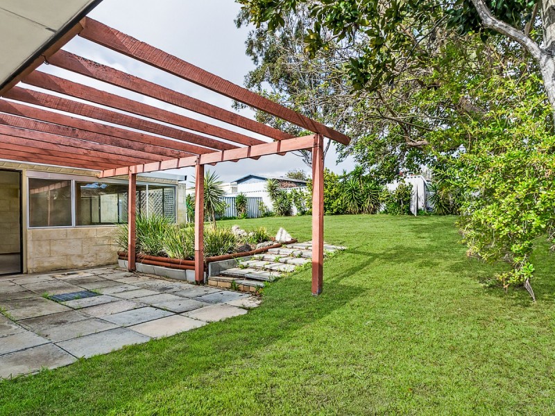 82 Camberwarra Drive, Craigie WA 6025