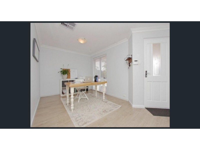 22 Grebe Street, Stirling WA 6021